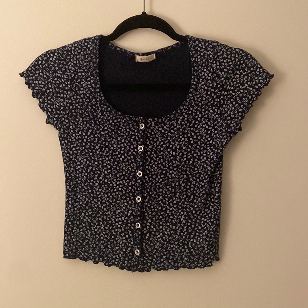 Brandy Melville/John Galt Navy Zelly Top!
